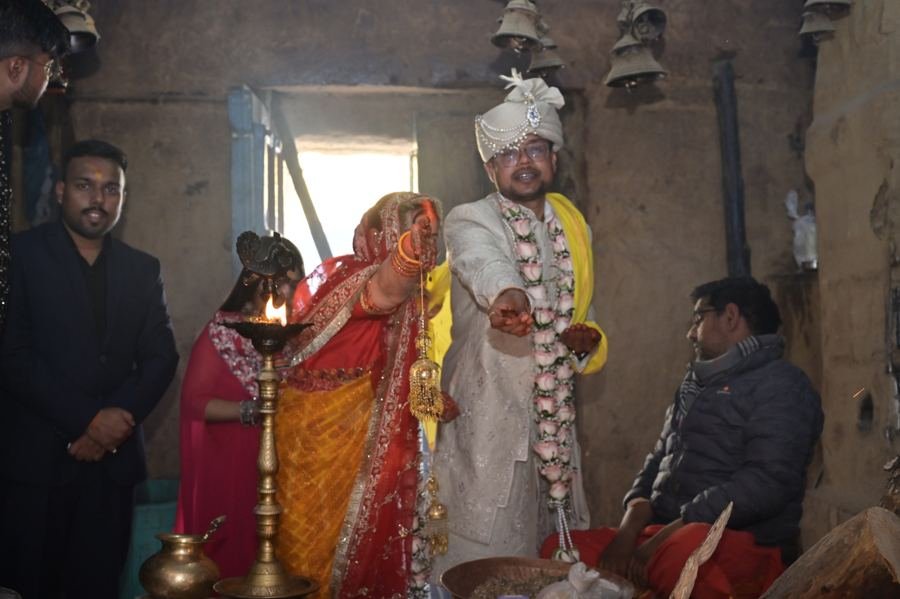 Aarti during a temple wedding ceremony