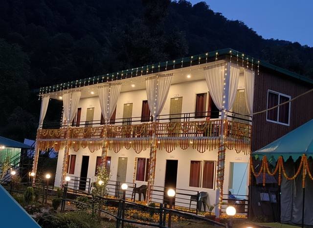 Resort lit for a wedding
